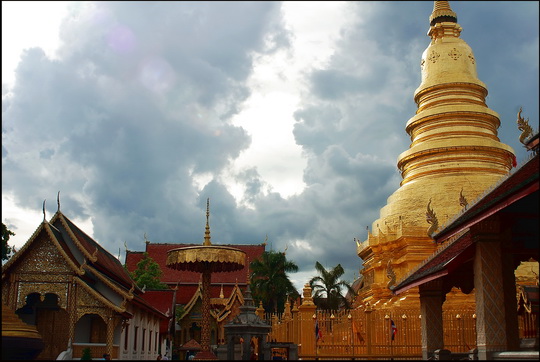 You are currently viewing Wat Phra That Haripunchai