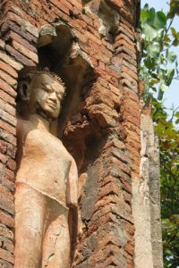 Read more about the article Wat Chama Thewi (Wat Kukut)